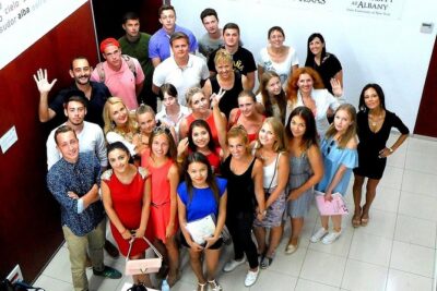 1 Week Intensive Spanish Course (20 Lessons/Week) - Your Week at a Glance: 20 Lessons and Real City Time