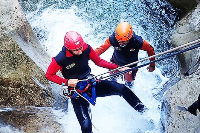 Aquatic canyoning near Benidorm. Estret de les Penyes Bollulla - Tips to help you enjoy the day more