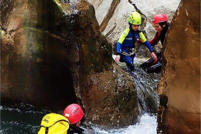 Aquatic canyoning near Benidorm. Estret de les Penyes Bollulla - The 3-hour flow: from meeting point to the Salt of the Bolulla