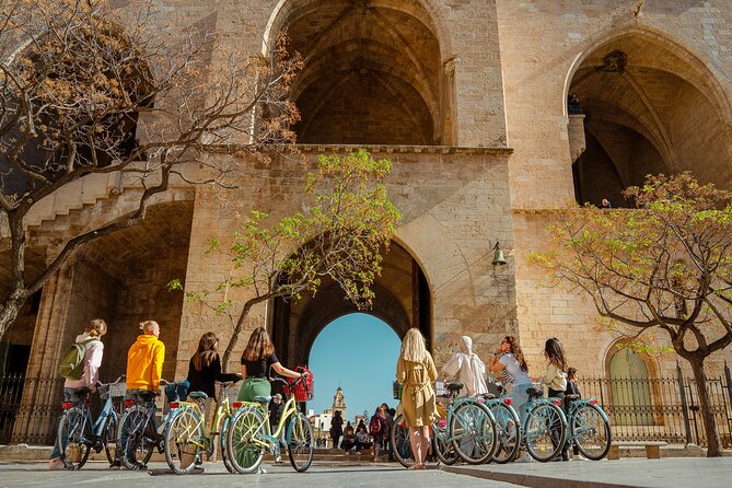 Best Bike Tour Dutch & English in Valencia - Stop 2: La Lonja de la Seda (Why This Merchant-World Story Matters)