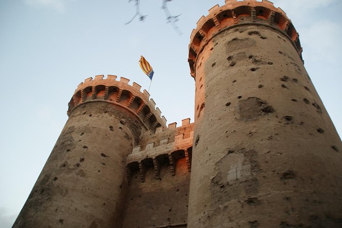 Best of Valencia 4-Hour Private Tour with transport - Stop 3: La Lonja de la Seda (UNESCO) without getting lost