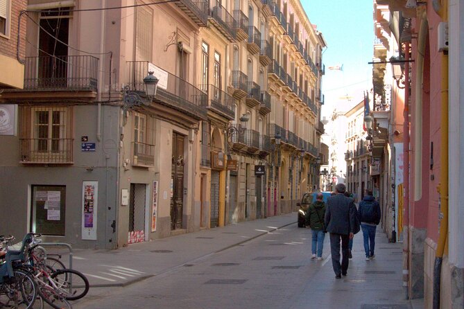 Between Two Gates: A Self-Guided Audio Tour in Valencia - How this Valencia audio walk makes sense on the ground
