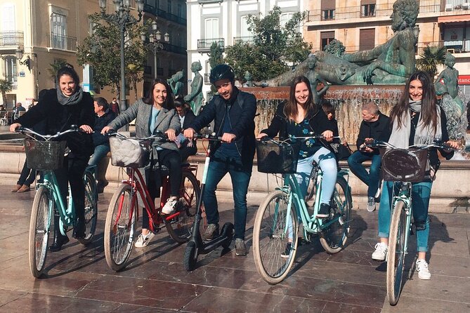 Bike Grand Valencia Private Tour - Meeting at C/ dels Cavallers and settling into an easy pace