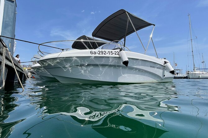 Boat Rental Without License in La Marina de Valencia - The “captain for a few hours” feeling in Valencia