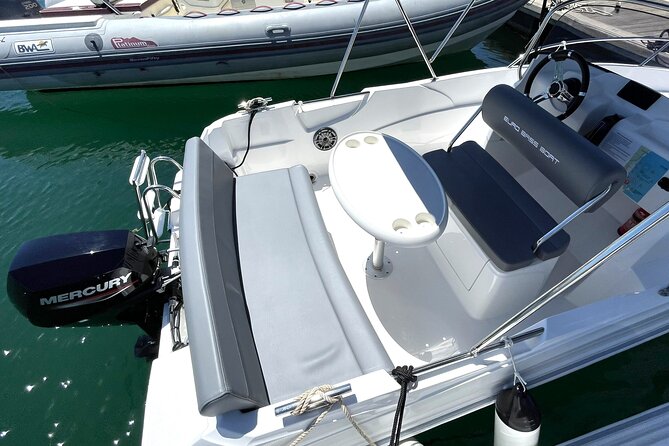Boat Rental Without License in La Marina de Valencia - Timing that works: choosing 1 hour vs. 4 hours