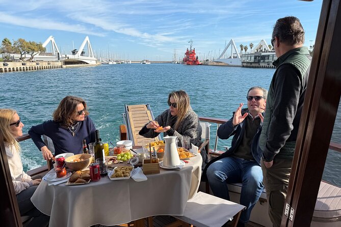Chill and Sail in Valencia - The 7-Knot Cruise: Calm Time vs. Motion Sickness
