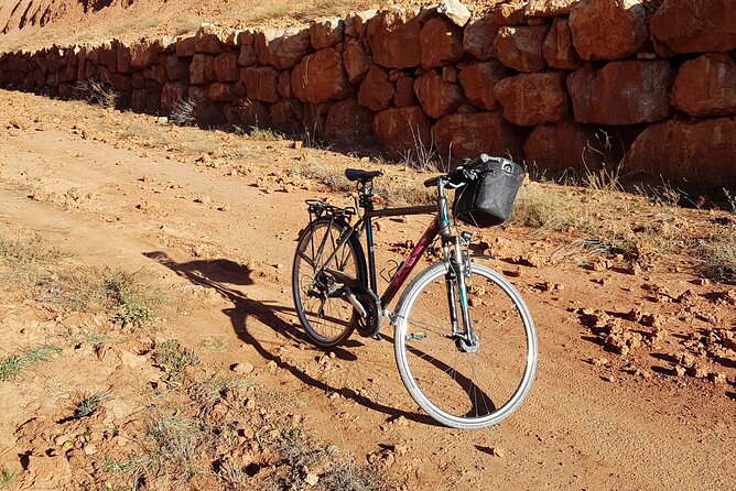 Daily Bike Rental Valencia - Riding Comfort Options: Helmets, Baby Seats, and More
