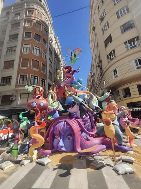 Discover Valencia yourself with a Playful walking tour! - Key things that make this Valencia tour worth your time