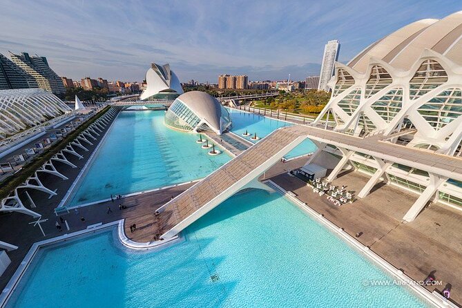 e-Scavenger hunt Valencia: Explore the city at your own pace - Valencia Cathedral (1262–1356): styles stacked, plus a mosque layer