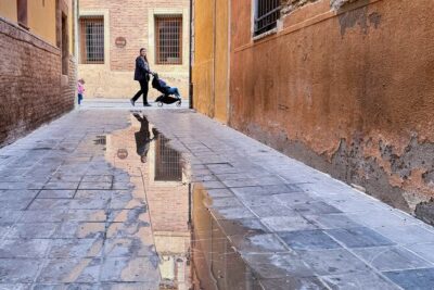 Excellent Private Photography Walking Tour & Workshop in Valencia - Meeting in Jardins de Monforte and learning how to look