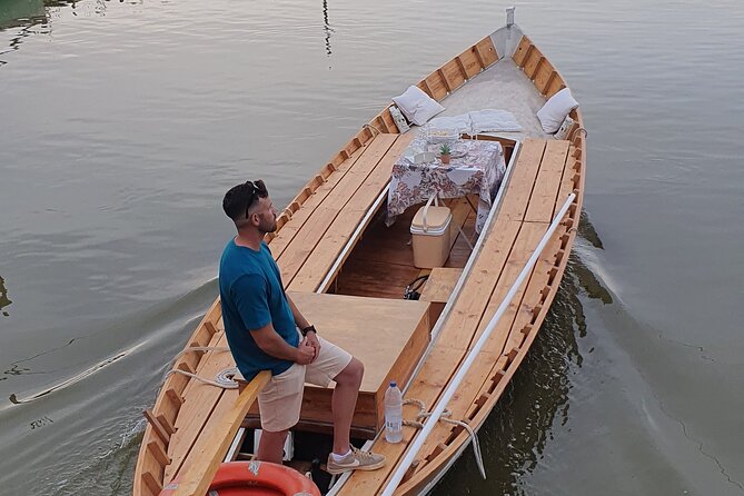 Excursion to the lagoon, sunset and boat ride. - Should you book this Valencia sunset lagoon boat ride?