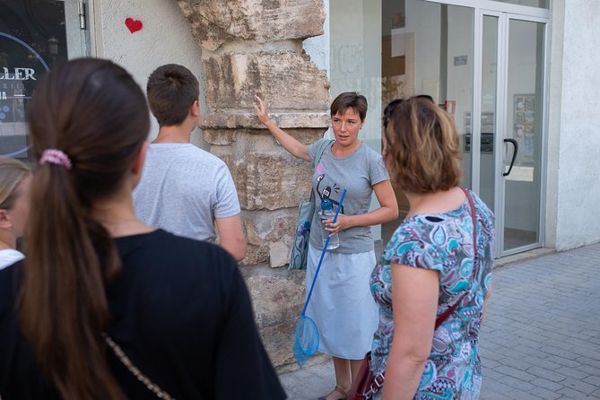 Explore Valencia with your kids: family quest through the old city - Dragon legend stories that move through the old streets