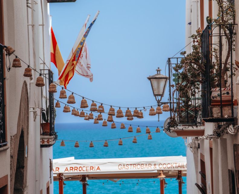 From Valencia: Day Trip to Peñiscola with Castle Visit - Casa de las Conchas and the old streets where shopping fits the story