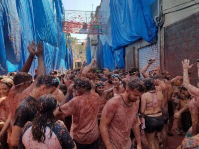From Valencia: La Tomatina 2025 - From Valencia to Buñol: timing and private bus comfort