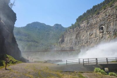 From Valencia: Montanejos Tour with Guided Hike - First Stop: Soaking at the Fuentes de los Baños (25°C)