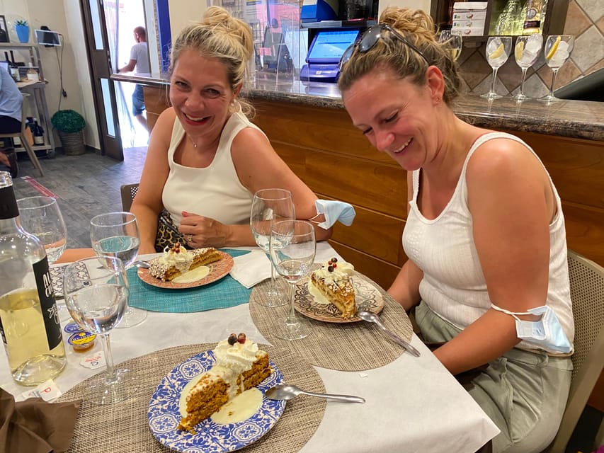 From Valencia: Utiel-Requena Wine Tour and Traditional Lunch - Utiel vineyards and a family-owned estate: where the wine becomes a business