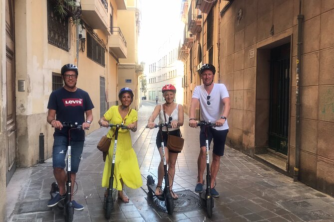 Grand City | Small Group Bike Tour through Top Highlights - Oceanogràfic: a quick stop, plus the ticket decision