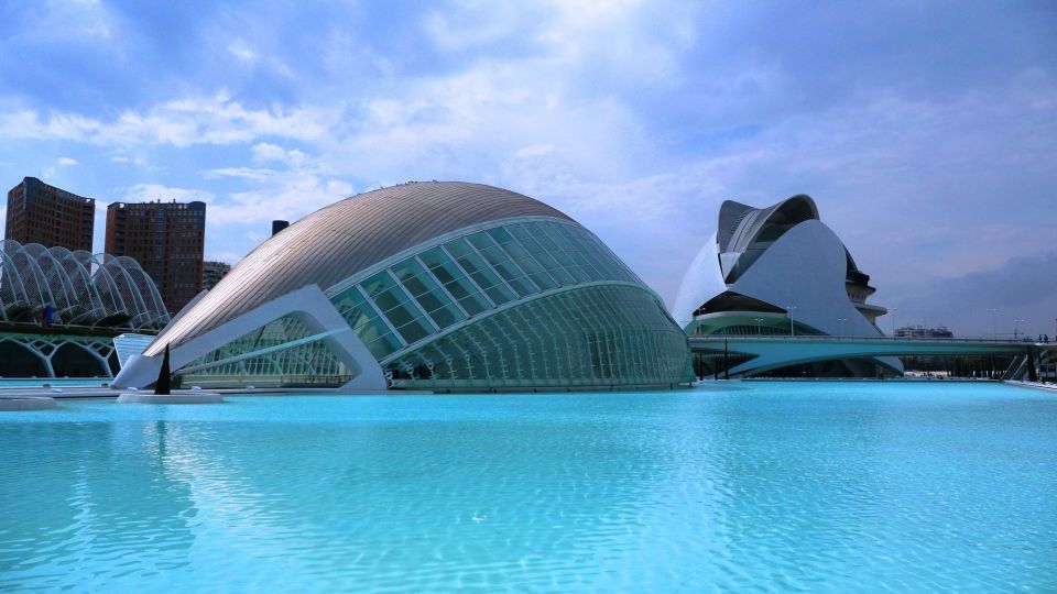 Highlights of Valencia: Private Half-Day Tour - The panoramic ride: Formula 1 track and America’s Cup Harbor