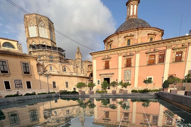 In Love with Valencia: A Self-Guided Tour of its Landmarks - Offline audio, a mobile ticket, and the freedom to go your way
