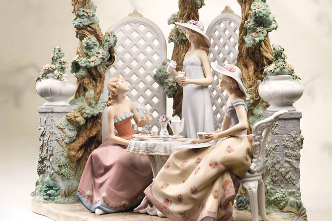 Lladro Factory Visit and Paella Lunch at the Beach - Group size, comfort, and who will enjoy this most