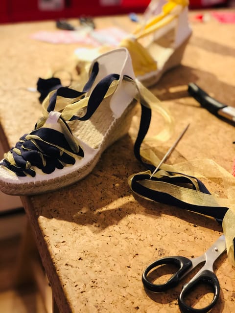Make Authentic Espadrilles in Valencia - Your instructor experience: what to expect from the teaching style