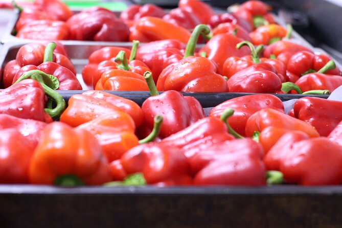 Master the Art of Paella in an Authentic Valencian Kitchen - Snacks and Sangria: Turning a Cooking Class Into a Social Evening