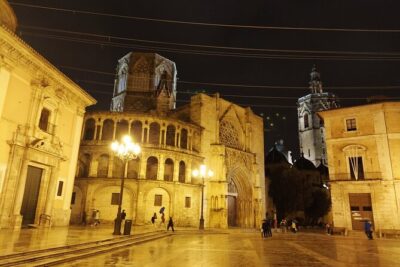Medieval Valencia Small-Group Walking Tour with Local Guide - Meet your licensed guide near Plaça de la Mare de Déu