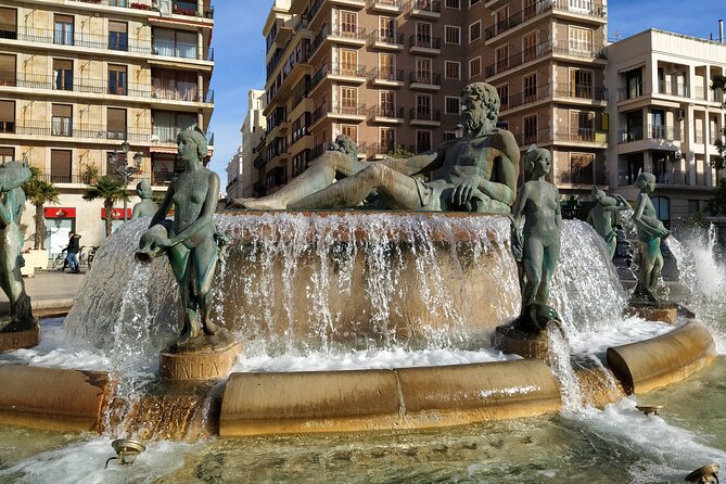 Medieval Valencia Small-Group Walking Tour with Local Guide - Small group size and why the pacing feels personal
