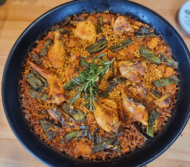 OnlyForYou, Paella Session at a Michelin-trained Chef’s Home - Why cooking paella in a chef’s home beats a standard demo