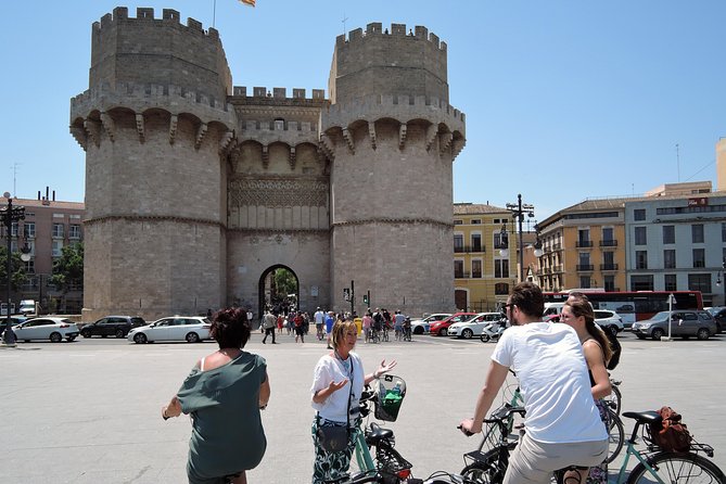 Private tour of the old city of Valencia - The Serranos Towers start point (and why it’s a smart choice)
