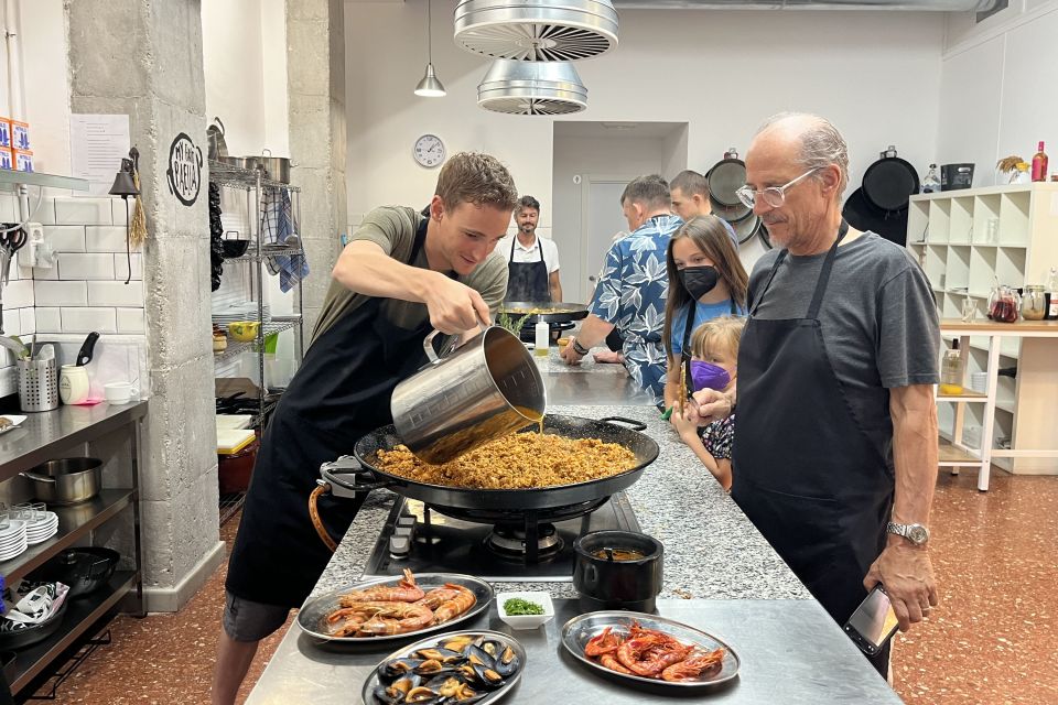 Real Paella Cooking Class – Market Visit & Sangría Workshop - Meeting at San Valero: how the day starts in real Valencia