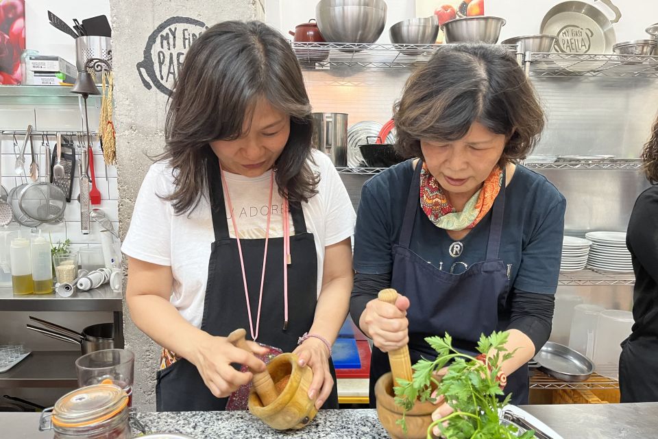 Real Paella Cooking Class – Market Visit & Sangría Workshop - Tapas, sangria, and DO Valencia wine before you touch the rice