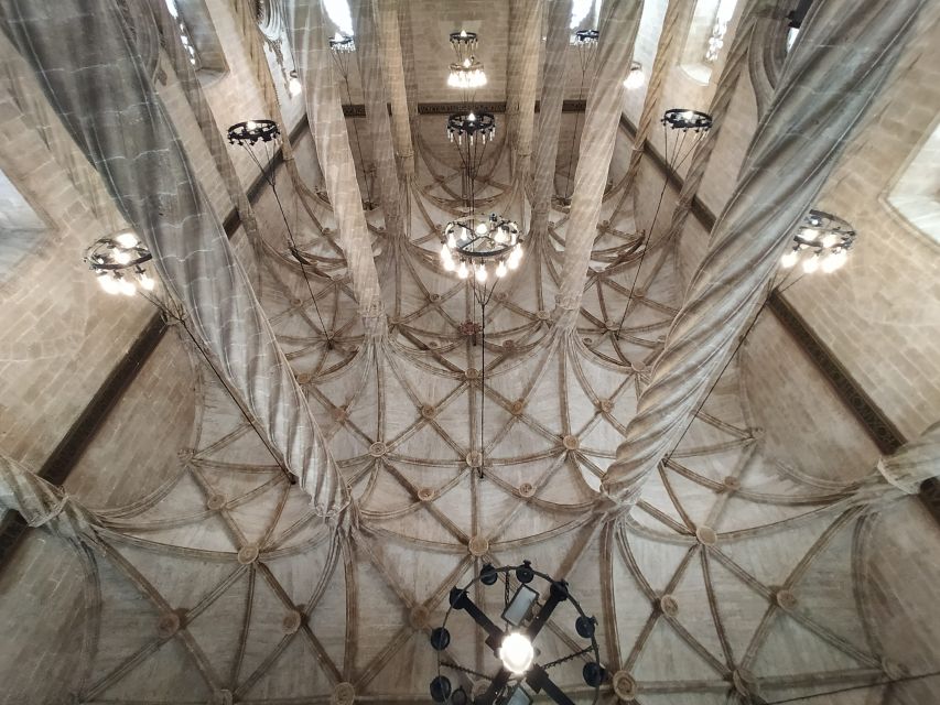 Small-Group Medieval Valencia Walking Tour - Licensed Guide - Another viewpoint pause (15 minutes): tying landmarks together