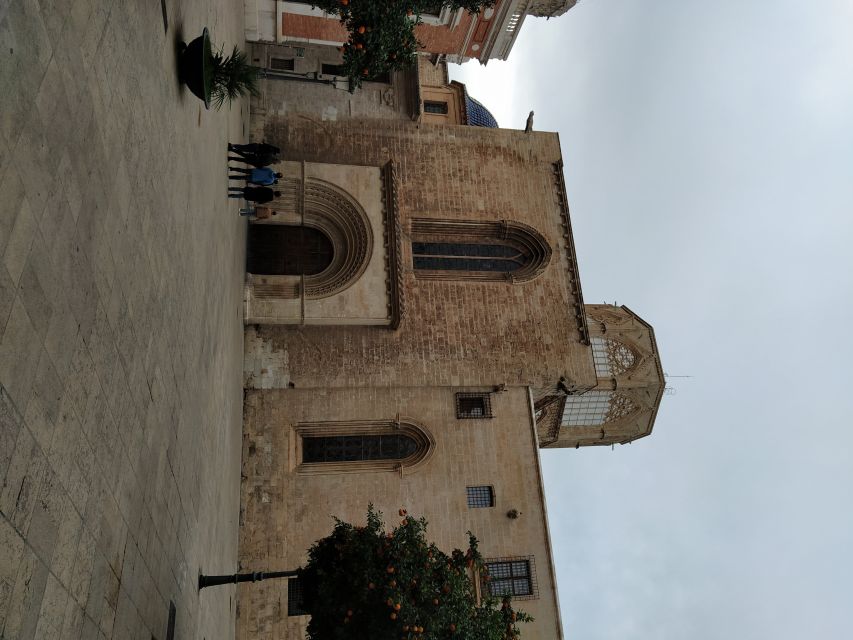 Small-Group Medieval Valencia Walking Tour - Licensed Guide - Valencia Cathedral: the Christian era seen through one stop (15 minutes)