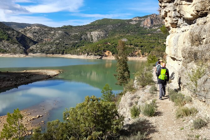 Stunning Hike around Buseo reservoir - Getting to Chera: private transport makes the day easier than DIY