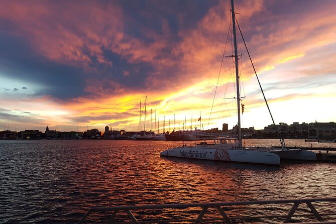 Sunset in Valencia from the Catamaran Mundo Marino - Key things to know before you go