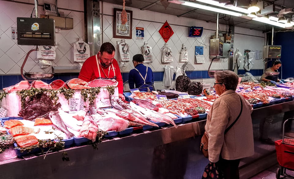 TAPAS GASTRONOMIC TOUR - Mercado Central: Your First Taste in the Right Setting