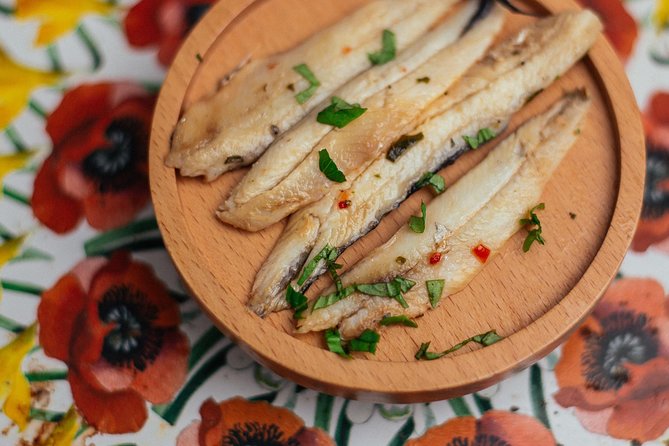 The 10 Tastings of Valencia With Locals: Private Food Walking Tour - Stop 3: Torres dels Serranos—A Gothic Gateway With Food in the Mix
