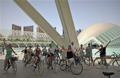 Valencia: 3-Hour Guided City Sightseeing & Beaches Bike Tour - Historic Center Highlights on Two Wheels