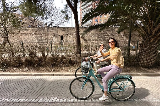 Valencia All in One Bike Tour - Turia Park cycling and the forest hike to a reservoir: the heat escape