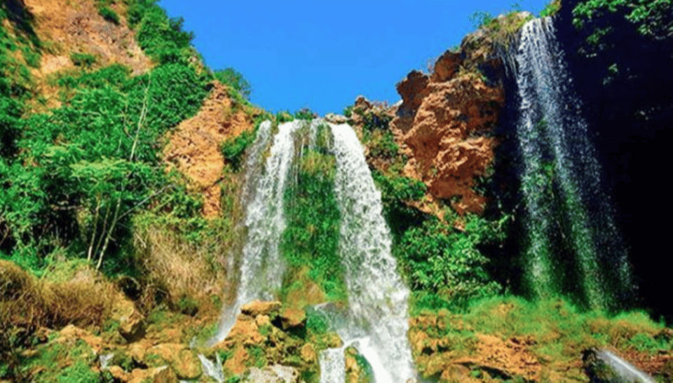 Valencia: Anna Alhambra and 3 Waterfalls Guided Tour - Riding out to Anna: the interior version of Valencia