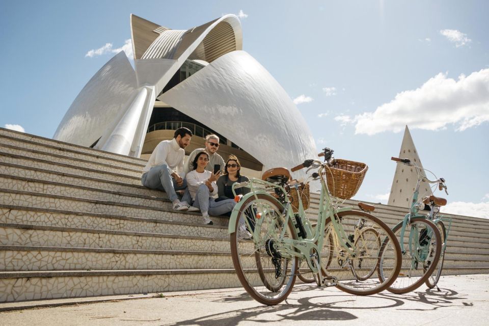 Valencia: Audioguide eng,esp,ita + Bike All Day - Bike All Day Meets a Pick-Your-Route Audio Tour