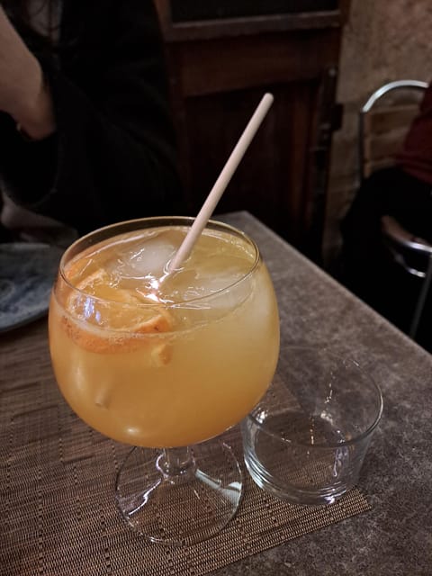Valencia: Authentic Tapas & Drinks with a Local - Clóchinas: Valencia’s mussel-like sister, served with tradition