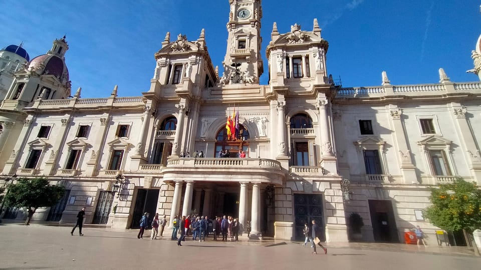 Valencia, Biketour of all the city with a local guide - The taste lesson: xufa and orxata you’ll actually use