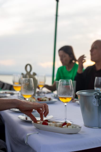 Valencia: Boat Ride with Valencian Wine Tasting & Tapas - Why the Albufera boat-and-wine combo works in Valencia