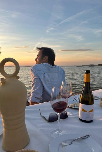 Valencia: Boat Ride with Valencian Wine Tasting & Tapas - The boat ride itself: history, birds, reeds, and the rhythm of the lake
