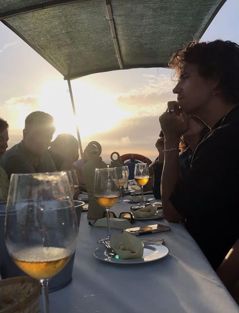 Valencia: Boat Ride with Valencian Wine Tasting & Tapas - Sunset time on the Albufera: when the light changes the whole mood