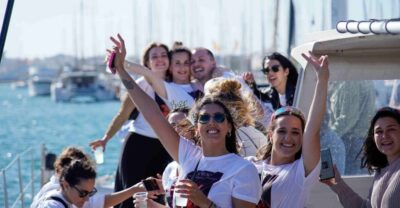 Valencia: Catamaran Party Boat - Getting on Time, Knowing the Rules, and Respecting the Vibe