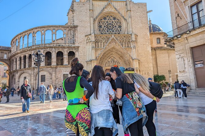 Valencia City Tour: A Treasure Hunt Experience - Ending Near Plaça de la Reina (The Fun Part: Finding It Yourself)