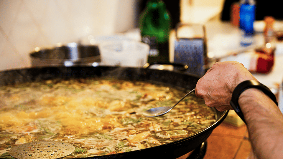 Valencia: cook your paella (with purchase at Russafa market) - Making Valencian paella: the part you’ll actually remember